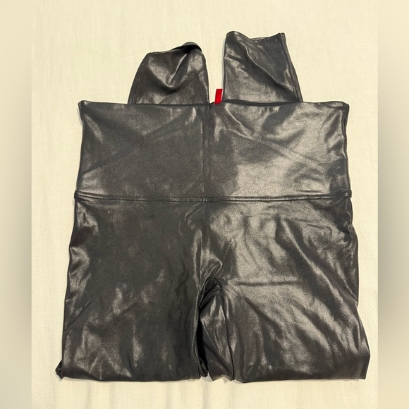 Spanx Faux Leather Leggings Black 2x plus size - Picture 6 of 8